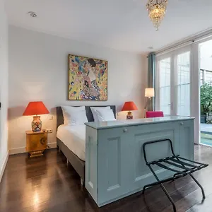 https://the-old-lady.amsterdamhotelsnl.com